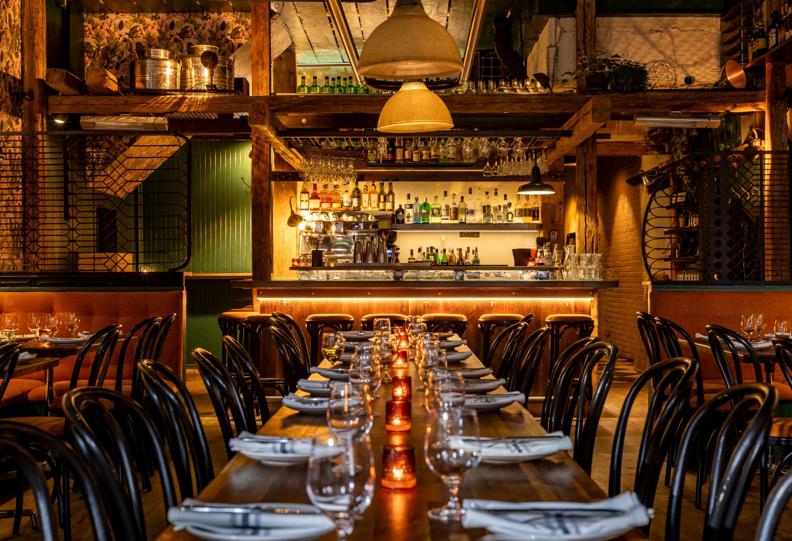 La Salle, the dining room at Café Fleuri
